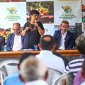 Governo entrega tratores e implementos agrícolas a agricultores familiares de 26 municípios