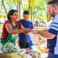 Feira Quitanda estreita laços entre agricultores familiares e consumidores