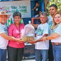 SAF entrega 33 mil alevinos a piscicultores de São João do Arraial