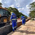 Obras de esgotamento sanitário acontecem em 12 regiões da cidade simultaneamente