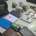 Polícia Militar prende 3 suspeitos de tráfico e apreende drogas, dinheiro e vários outros objetos