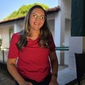 Professora de EJA resgata aluno que estava há 40 anos afastado da escola e celebra sua graduação