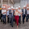 Governador visita indústria e confere linha de produção automatizada com apoio da Badespi