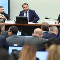 Relator vota para arquivar processo de cassação de Eduardo Bolsonaro