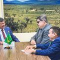 Mauro Eduardo firma parcerias durante agenda em Brasília